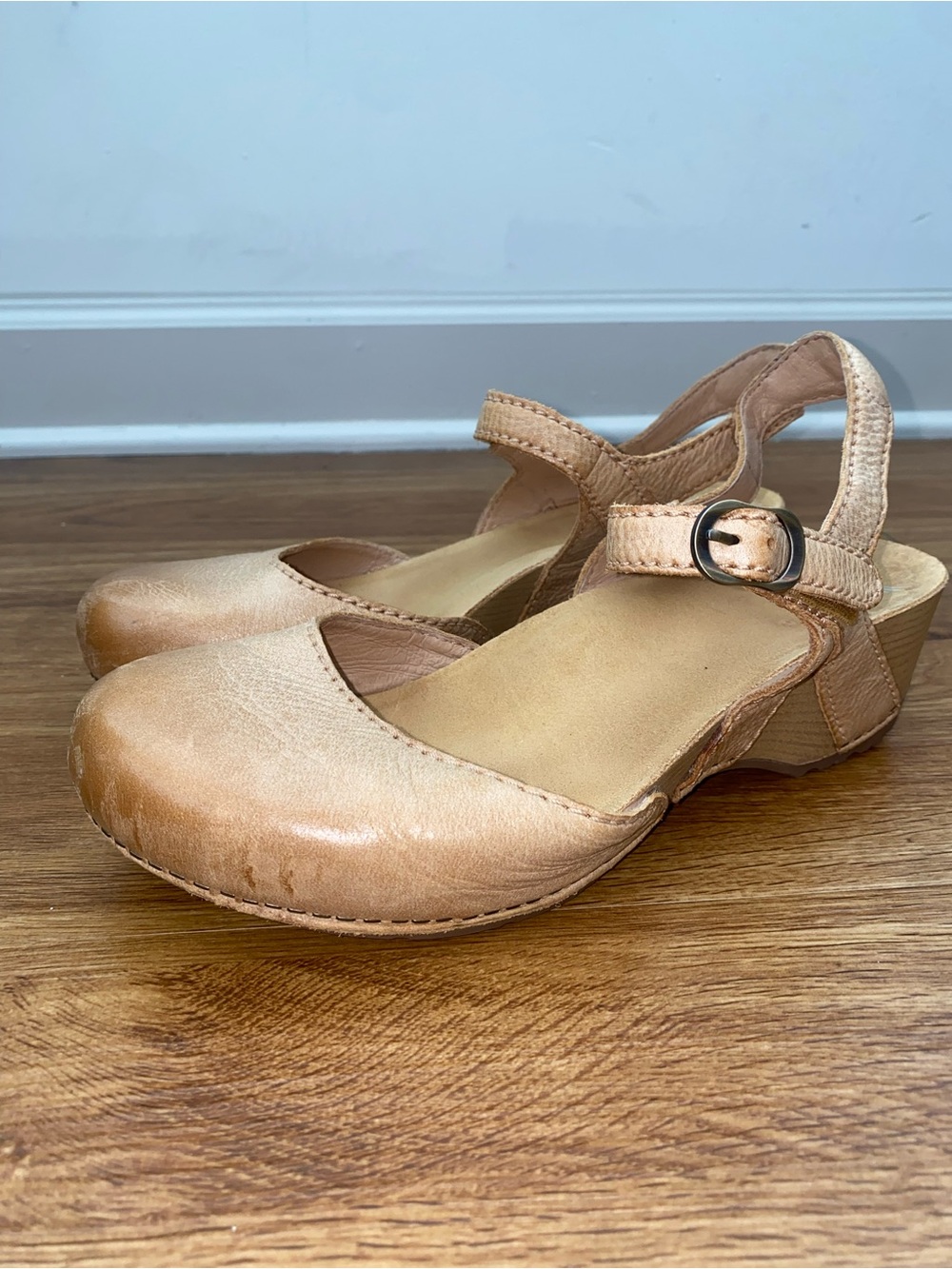 Dansko Tiffani Tan Milled Burnished Leather Closed Toe Slingback Sandals 10.5-11